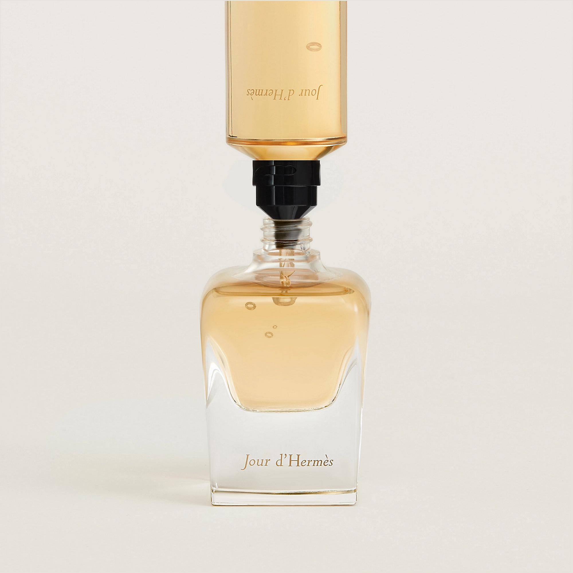 jour-d-hermes-eau-de-parfum--27551-worn-9-0-0-2000-2000-q99_g
